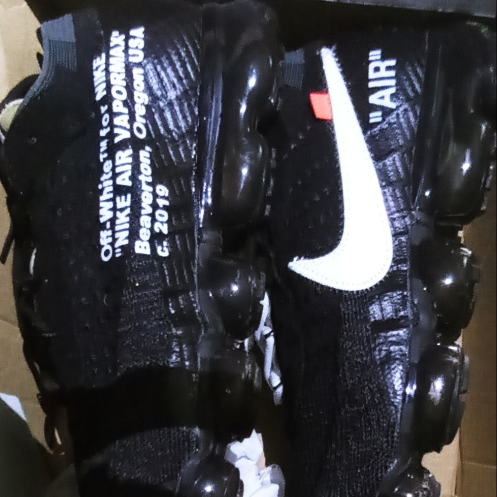 Nike air vapormax off white sneakers